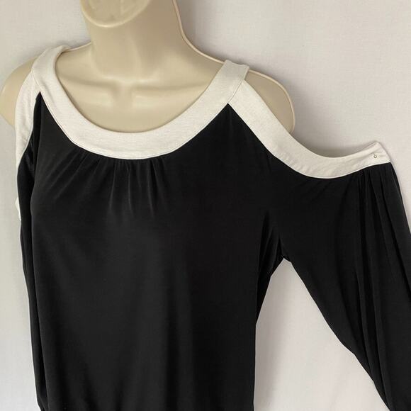 Chicos 2 Cold Shoulder Top Solid Black White Contrast Blouson Going Out Large - Picture 2 of 13